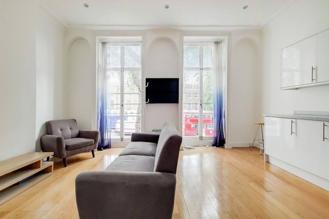 Flat to rent in City Road, Angel, London