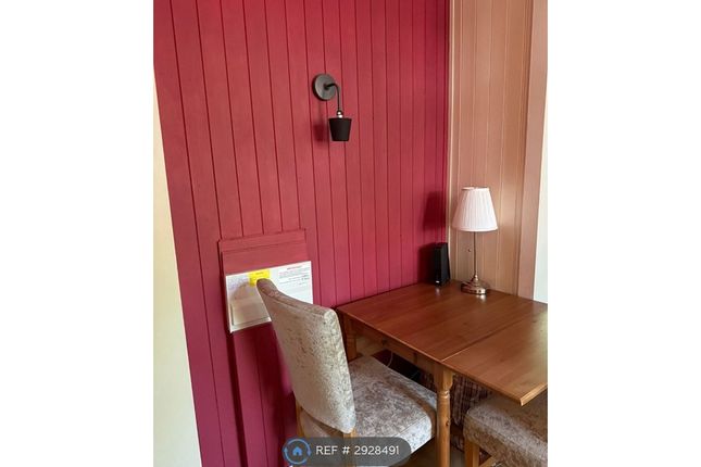 Flat, Varma Court Kidbrooke Grove, London photo 4