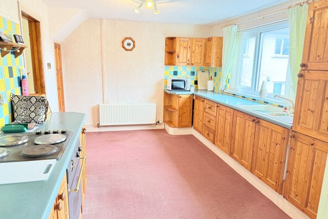6 Highfield Road, Cleator Moor photo 4