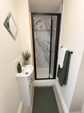 Room 3, 165 Harlaxton Road, Grantham photo 2