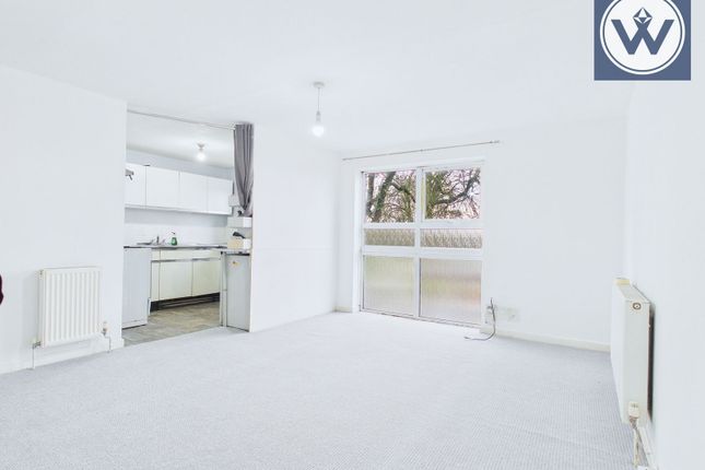 Hamilton Court,3c, Botwell Common Road, Hayes photo 3