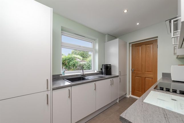 6, Chiswell Green Lane, St. Albans photo 4