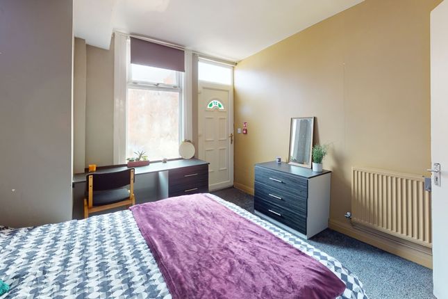 Brudenell Avenue, Leeds photo 5