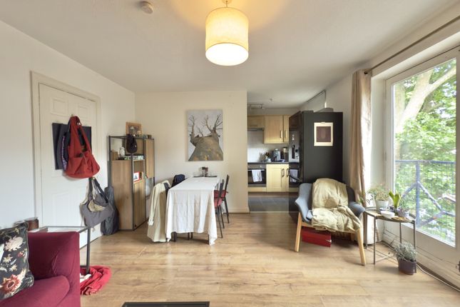 Flat 4, Limetree House, London photo 4