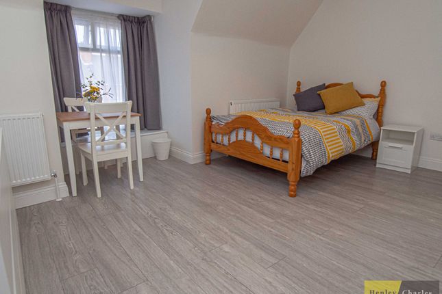 Room 2, 25, Endwood Court Road, Birmingham photo 4