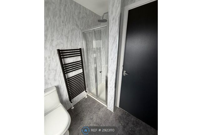 Flat    Laburnum Road, Wallasey photo 4