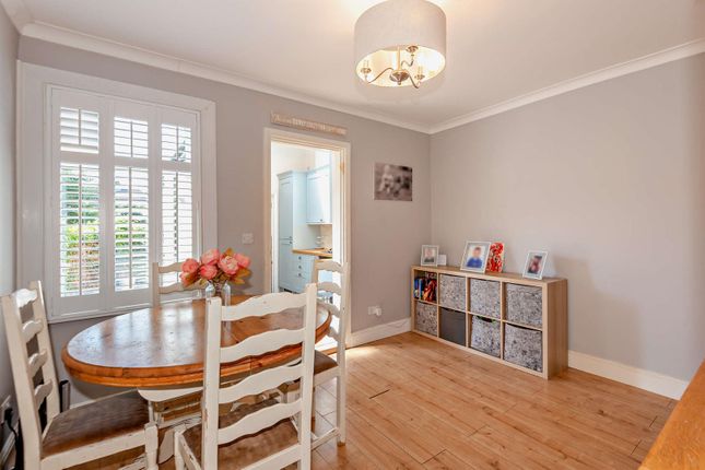 59, Bond Street, Englefield Green photo 4