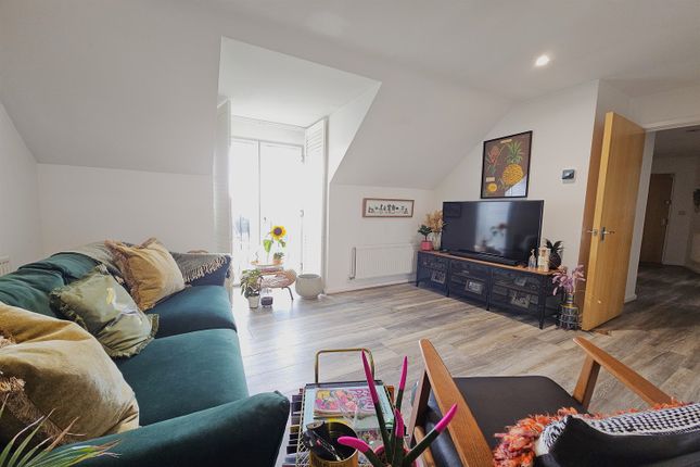 133 Shimbrooks, Great Leighs, Chelmsford photo 4