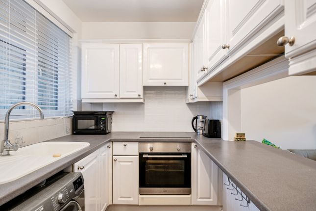79, Bickersteth Road, London photo 4