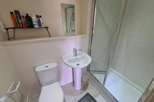 164, Academy Place, Isleworth photo 4