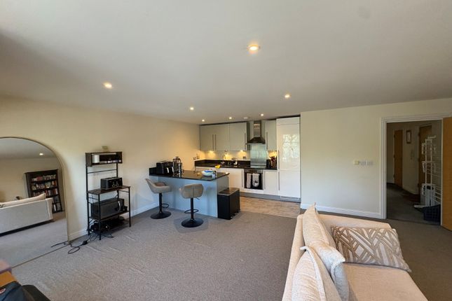 Flat 6, Churchill House, 409, Banbury Road, Oxfordshire photo 3