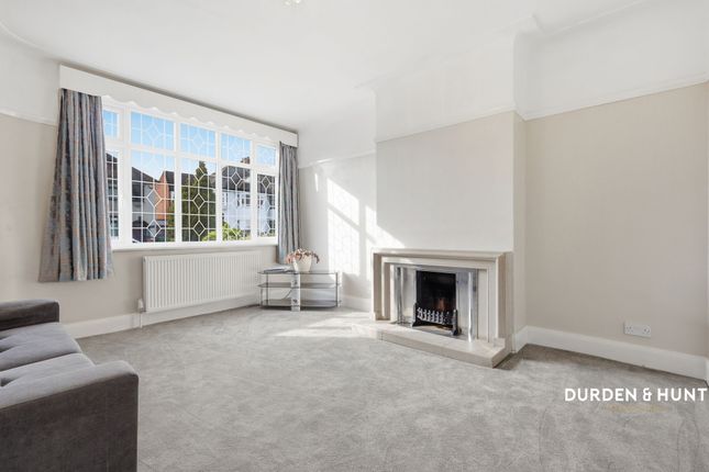 45 Acacia Drive, Upminster photo 2