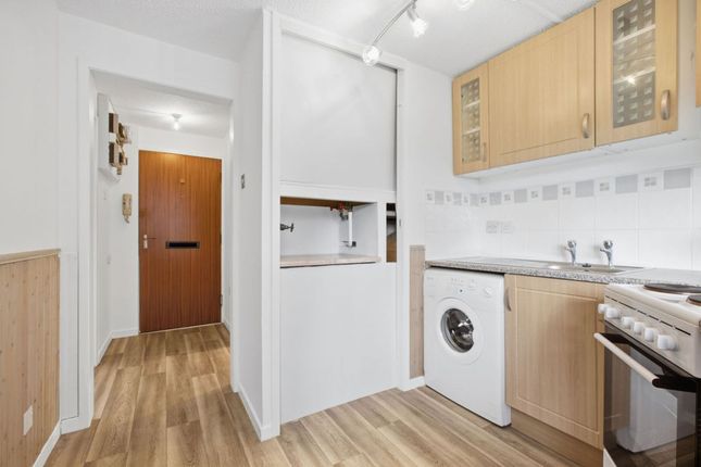 Flat 13, Cadzow House The Furlongs, Hamilton photo 4