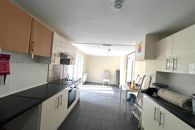 32, Sonia Gardens, Hounslow photo 5