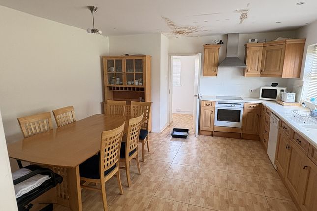 12, Well Close, Winscombe photo 4