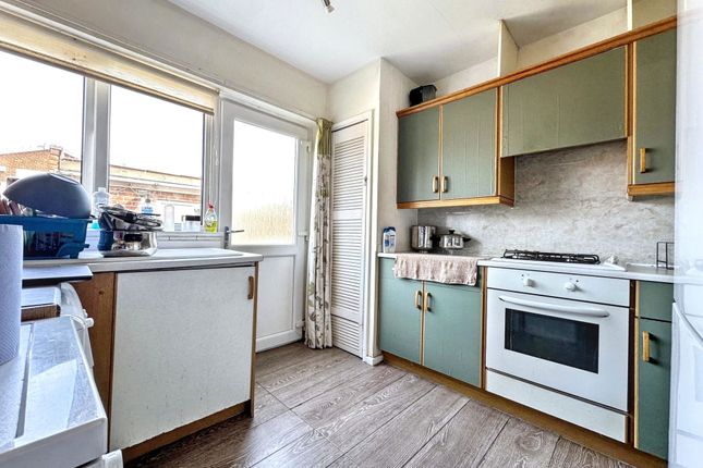 Broomfield Avenue, Wallsend photo 4