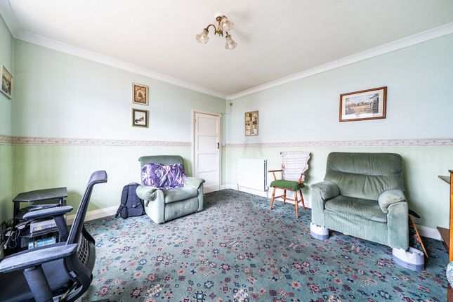 Godalming Avenue, Wallington photo 4