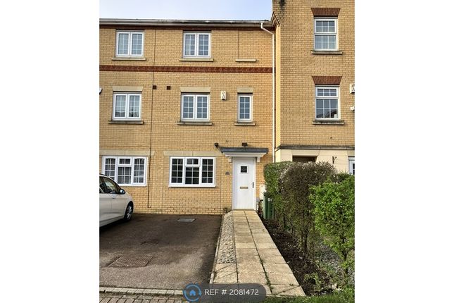 Terraced house to rent in Barkway Drive, Orpington