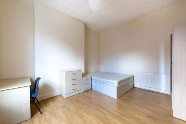 11, Walker House,, Phoenix Road, London photo 5