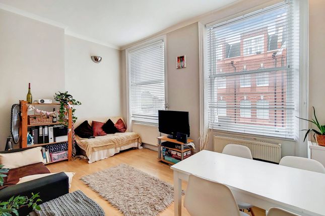 Flat to rent in Electric Avenue, Brixton, London
