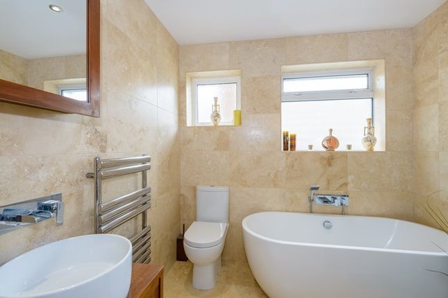 4 Bed Detached House For Sale In Maplin Way Thorpe Bay Ss1