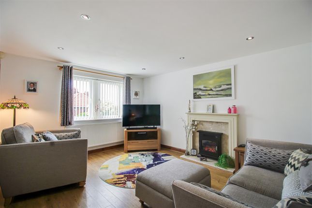 2, Bedford Farm Court, Wakefield photo 4