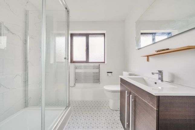 14, Oakhill Close, Chandler's Ford photo 4