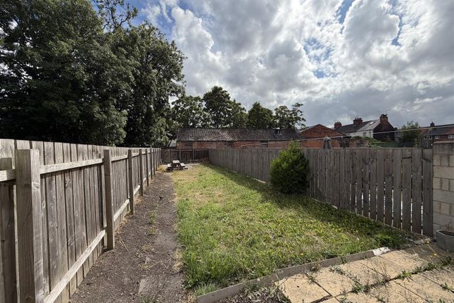 7, Ash Grove, Hull photo 3