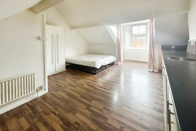 Room 6, 33, Everton Road, Somerset photo 2