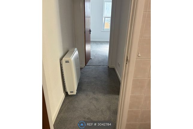 Flat B, High Street, Bognor Regis photo 4