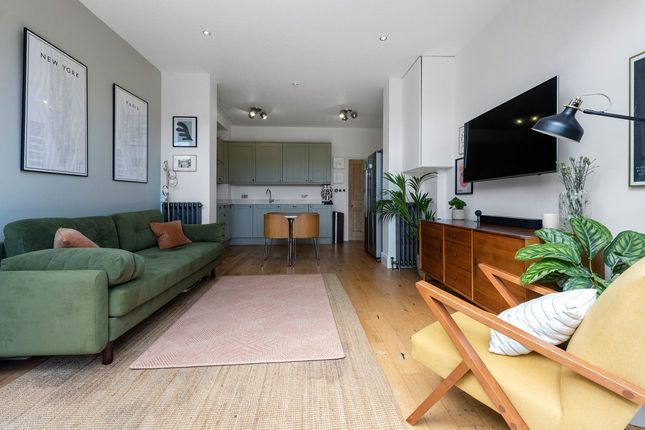 End terrace house for sale in Constance Road, Sutton