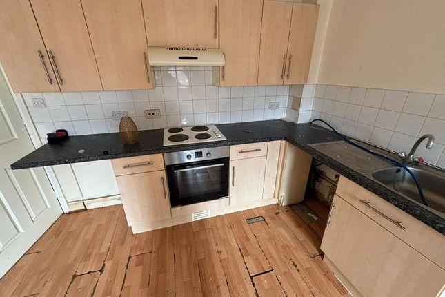 12, St. Francis Close, Rochester photo 2