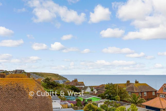 1-bed flat on Leicester Court, Longridge Avenue, Saltdean, £170,000
