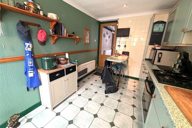 7, Honeyborough Green, Milford Haven photo 3