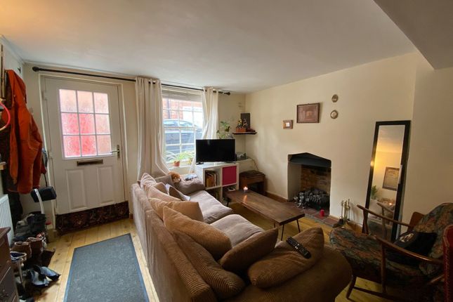 Terraced house to rent in Well Street, Buckingham