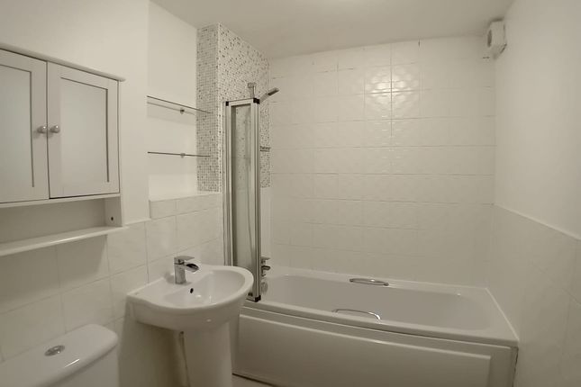 4, Newark photo 5