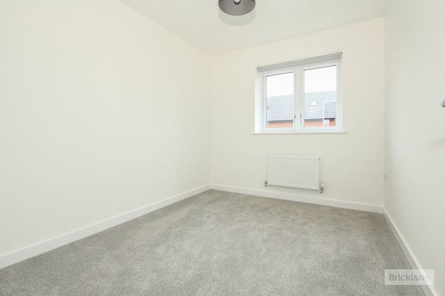 28, Peterborough photo 5