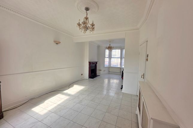 11, Shakespeare Road, Greater London photo 3