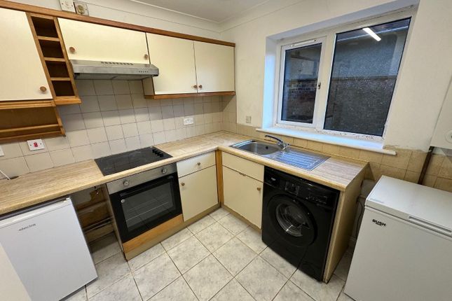 Flat 7, Bedford House, 95 Victoria Road, Cirencester photo 4