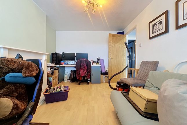Elsham Close, Leicester photo 2