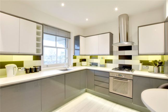 Flat for sale in Talbot Place, Blackheath, London