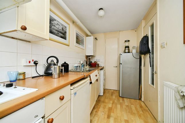 Flat 19, Chates Farm Court, John Street, BRIGHTON photo 3