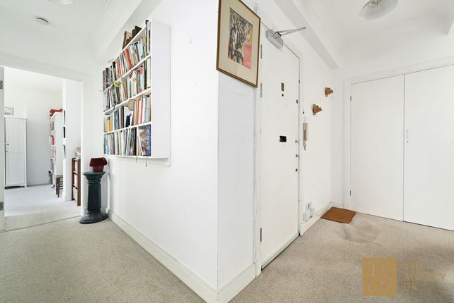 Flat F16, Marine Gate, Marine Drive, Brighton photo 4