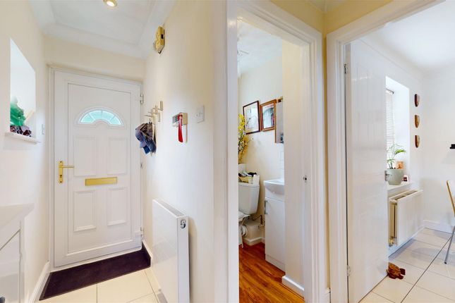 14, Groombridge, Milton Keynes photo 3