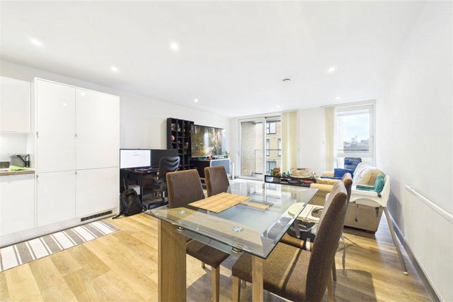 Flat 72,, Taper Building, London photo 2