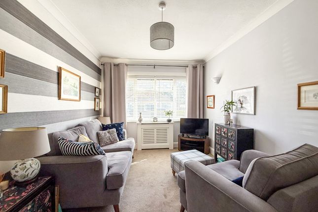 23, Eastern Avenue, Polegate photo 4