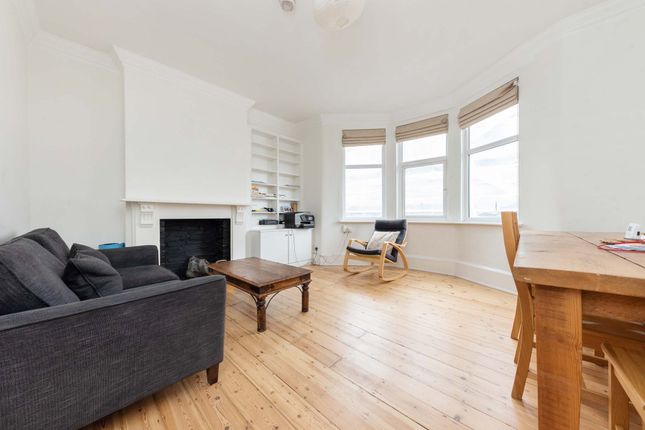 Maisonette to rent in West Green Road, London