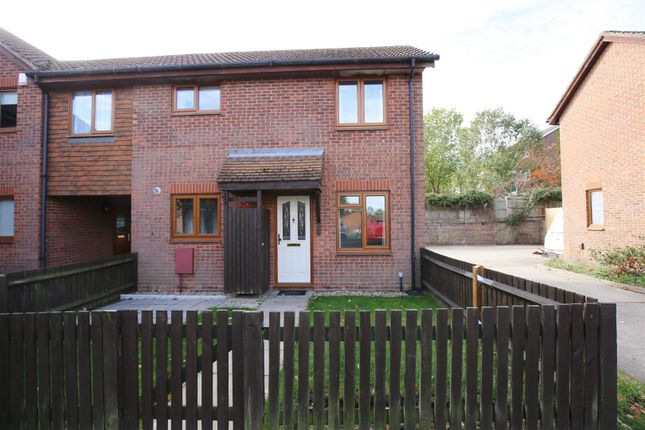 Thumbnail Property to rent in Sprucedale Close, Swanley