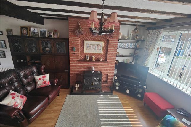 12, Quarry Close, Staffordshire photo 2