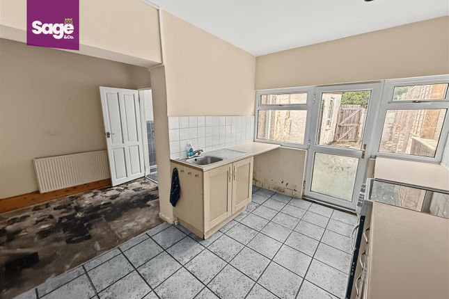 8, Isaf Road, Newport photo 4